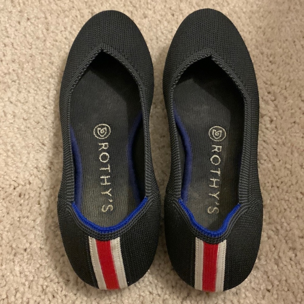 Rothy’s 100% Recycled Material Retired charcoal racing stripe flats Size 6